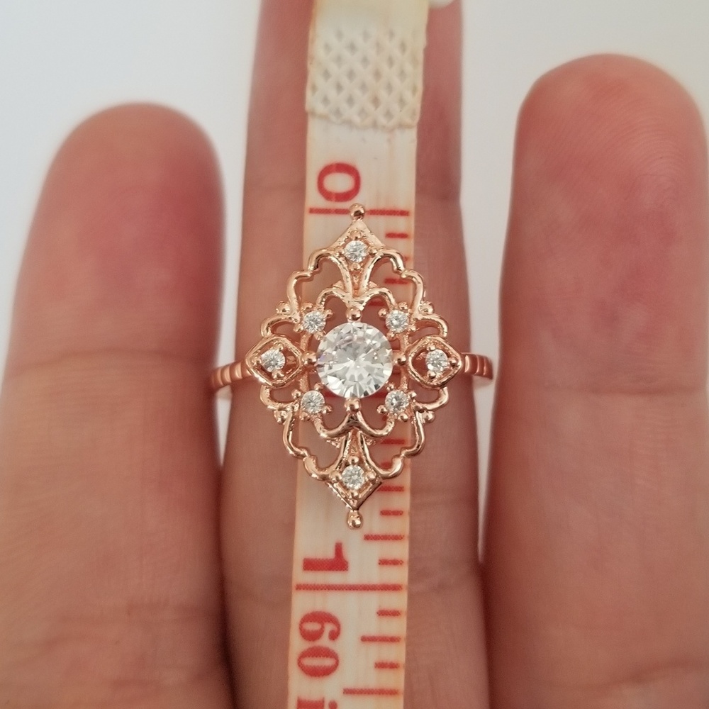 18k Antique Style Ring - Picture 7 of 8